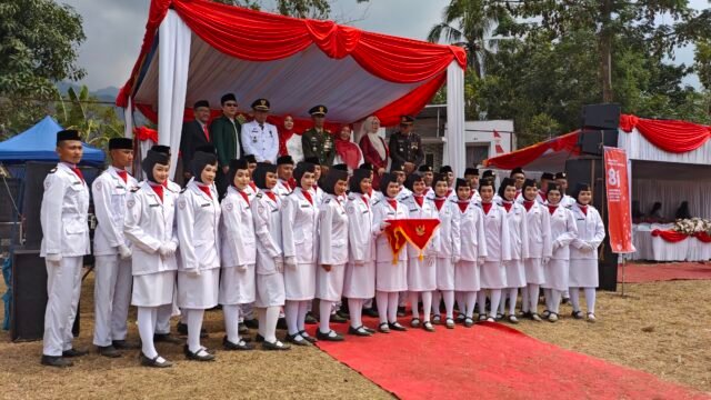 Upacara Bendera HUT ke-81 Kemerdekaan RI Tingkat Kecamatan Bungbulang Berlangsung Khidmat